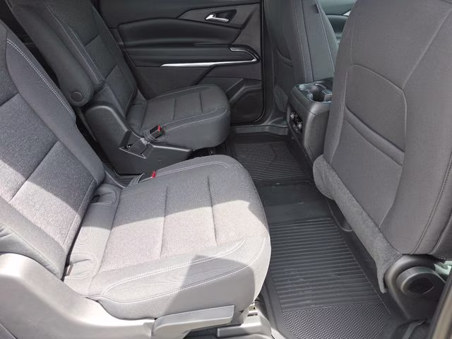 2026 Sterling Gray Metallic Chevrolet Traverse LT FWD SUV