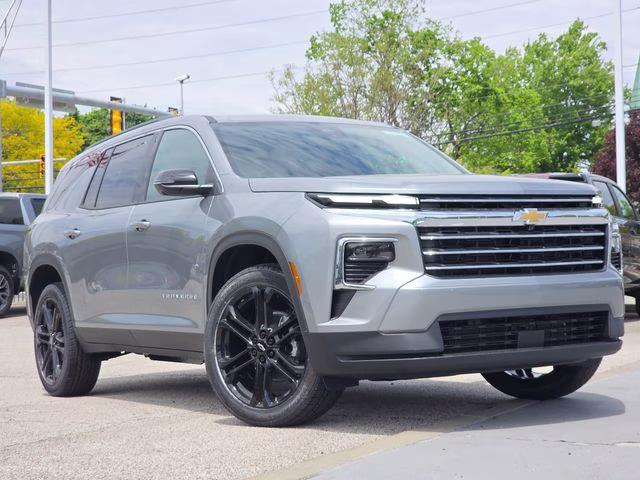 2026 Sterling Gray Metallic Chevrolet Traverse LT FWD SUV