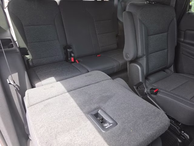 2026 Sterling Gray Metallic Chevrolet Traverse LT FWD SUV