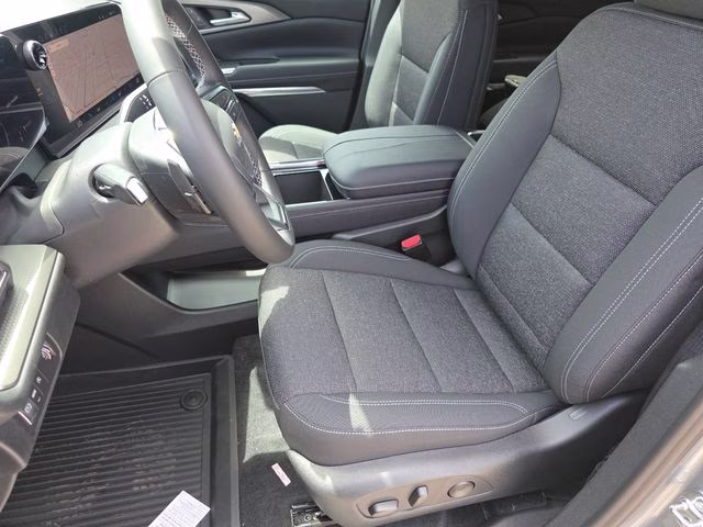 2026 Sterling Gray Metallic Chevrolet Traverse LT FWD SUV