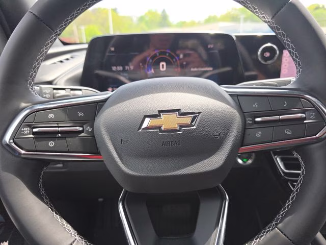 2026 Sterling Gray Metallic Chevrolet Traverse LT FWD SUV