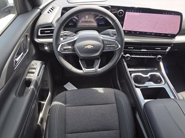 2026 Sterling Gray Metallic Chevrolet Traverse LT FWD SUV