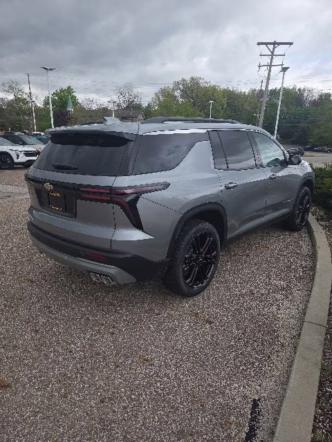 2026 Sterling Gray Metallic Chevrolet Traverse LT FWD SUV