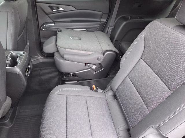 2026 Lakeshore Blue Metallic Chevrolet Traverse LT FWD SUV
