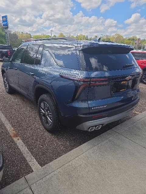 2026 Lakeshore Blue Metallic Chevrolet Traverse LT FWD SUV