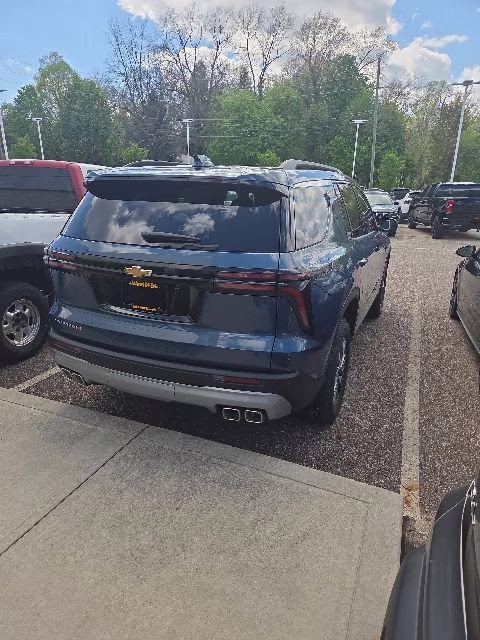 2026 Lakeshore Blue Metallic Chevrolet Traverse LT FWD SUV