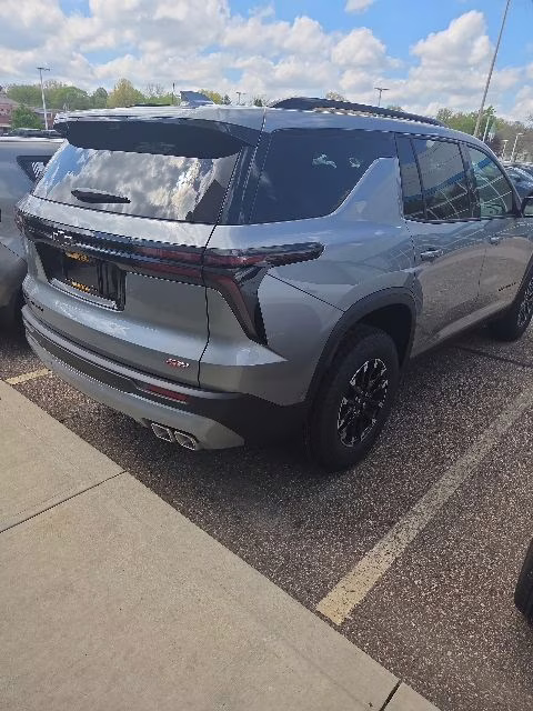 2026 Sterling Gray Metallic Chevrolet Traverse Z71 AWD SUV
