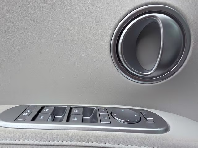 2026 Typhoon Silver Metallic Hyundai Palisade Hybrid SEL AWD SUV