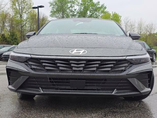 2026 Amazon Gray Hyundai Elantra SEL Sport FWD Sedan