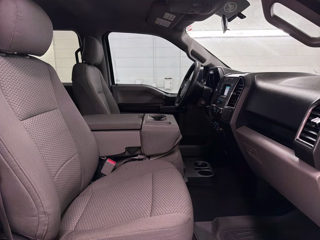 2017 Ingot Silver Metallic Ford F-150 XLT RWD Truck