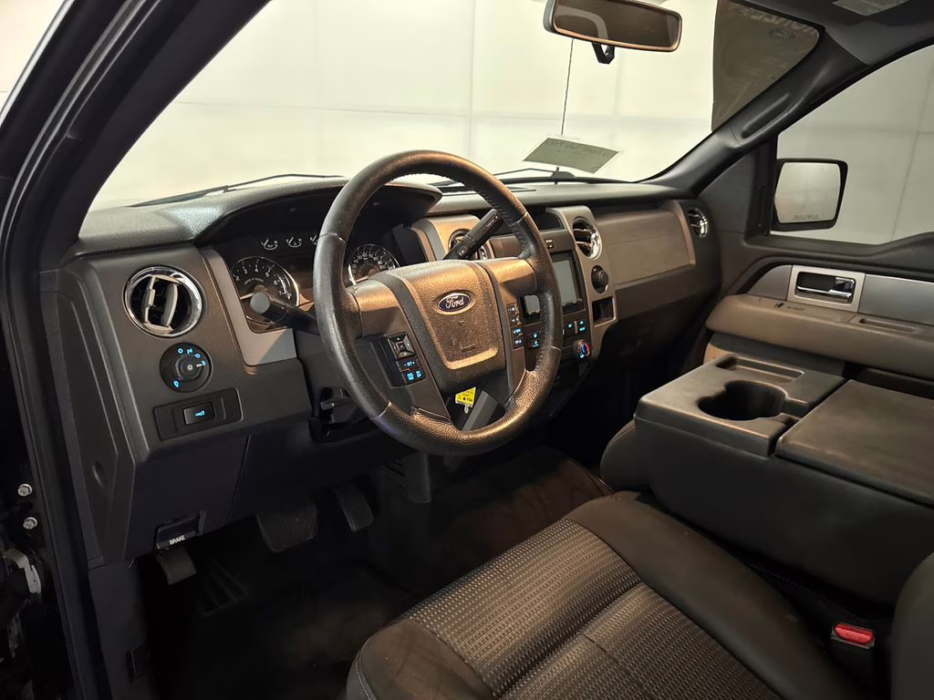 2011 Tuxedo Black Metallic Ford F-150 XLT RWD Truck