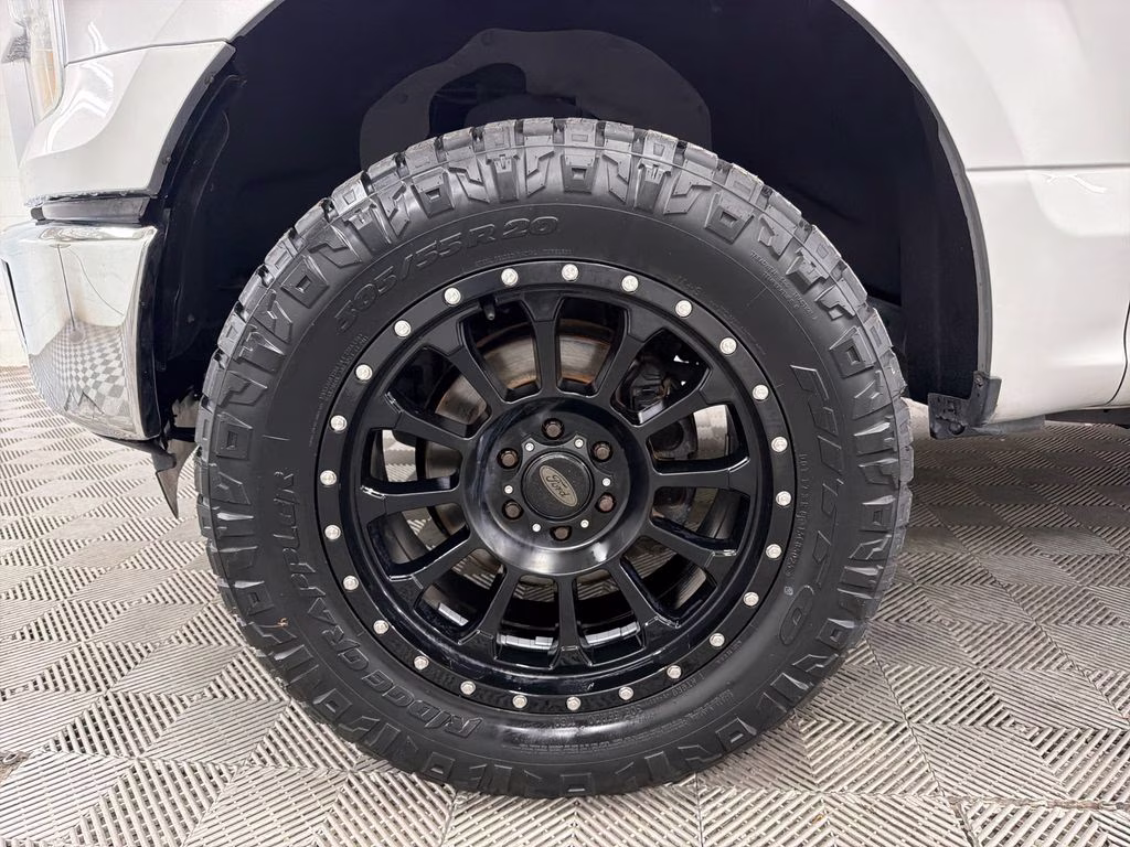 2017 Ingot Silver Metallic Ford F-150 XLT RWD Truck