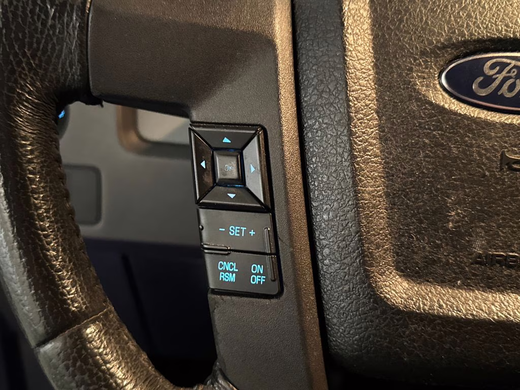 2011 Tuxedo Black Metallic Ford F-150 XLT RWD Truck