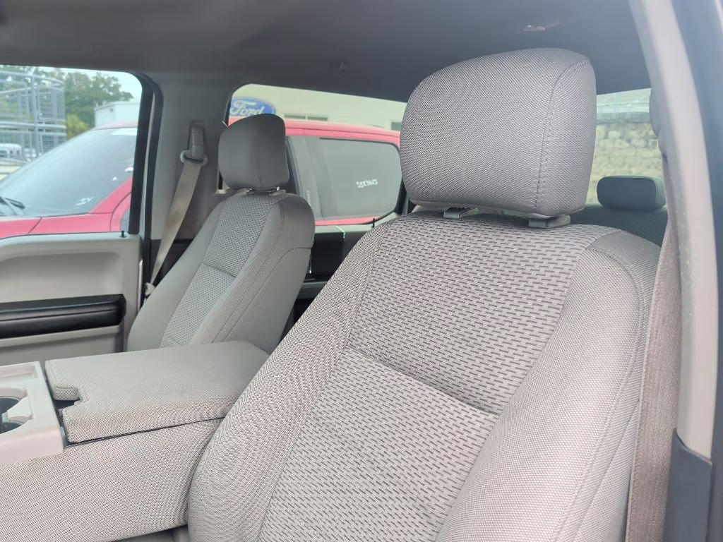 2017 Ingot Silver Metallic Ford F-150 XLT RWD Truck