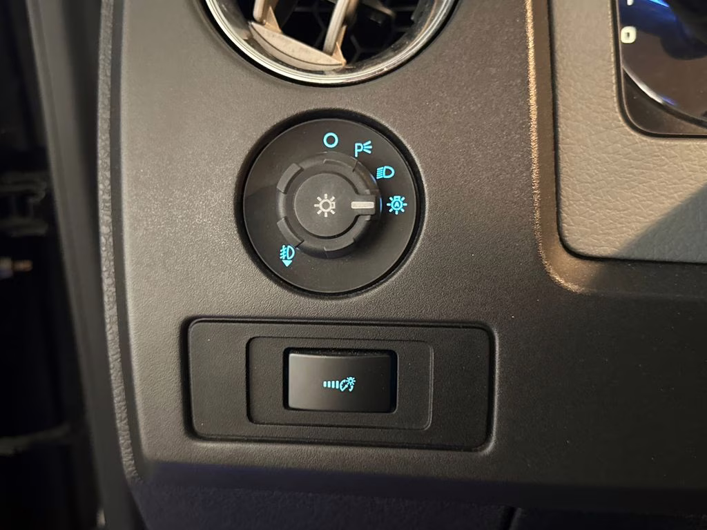 2011 Tuxedo Black Metallic Ford F-150 XLT RWD Truck