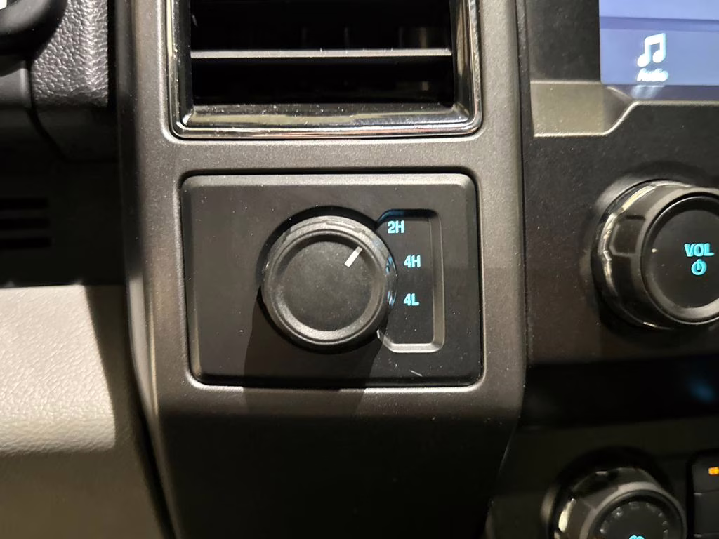 2019 Ingot Silver Ford F-150 XLT 4X4 Truck
