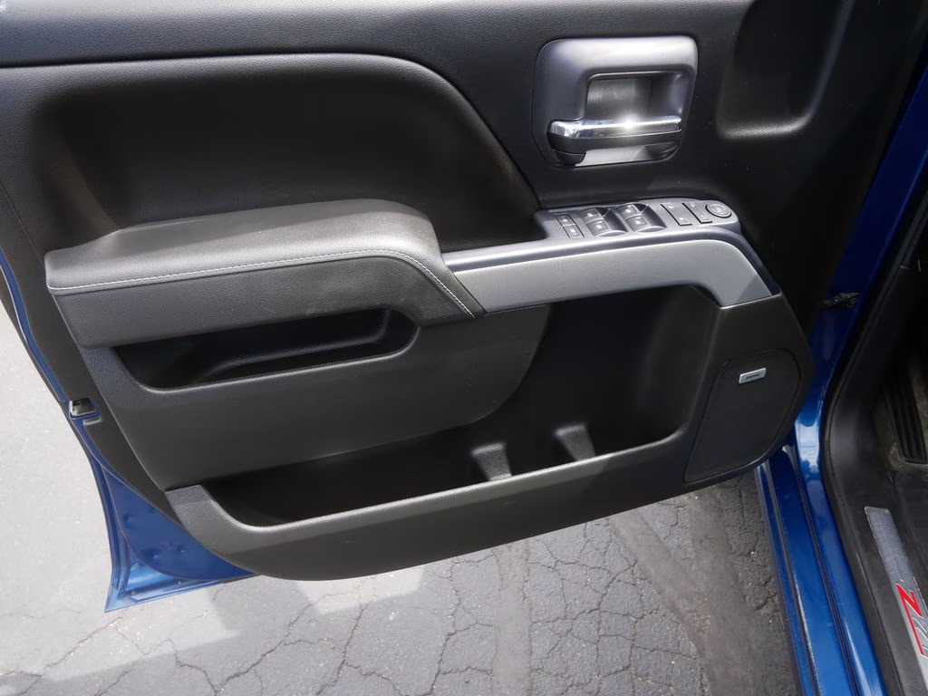 2015 Deep Ocean Blue Metallic Chevrolet Silverado 1500 LT 4X4 Truck