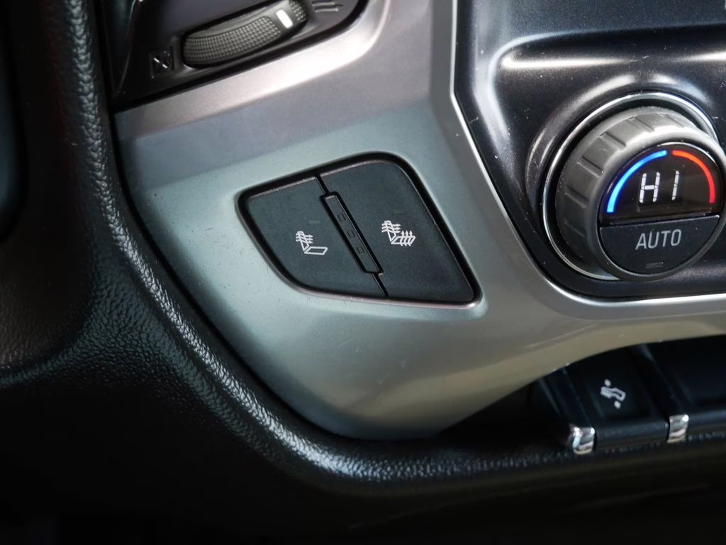 2015 Deep Ocean Blue Metallic Chevrolet Silverado 1500 LT 4X4 Truck