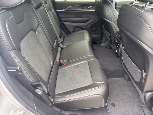 2026 Silver Zynith Jeep Grand Cherokee Laredo Altitude RWD SUV