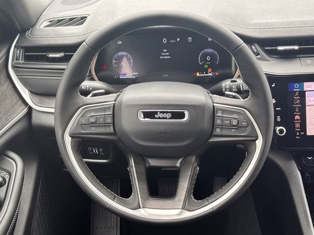 2026 Silver Zynith Jeep Grand Cherokee Laredo Altitude RWD SUV