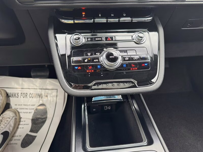 2022 Pristine White Lincoln Corsair Reserve AWD SUV