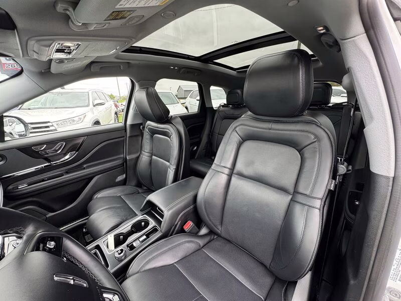 2022 Pristine White Lincoln Corsair Reserve AWD SUV