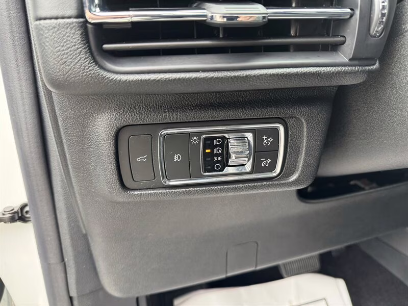 2022 Pristine White Lincoln Corsair Reserve AWD SUV