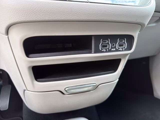 2023 Bright White Clearcoat Chrysler Voyager LX FWD Van