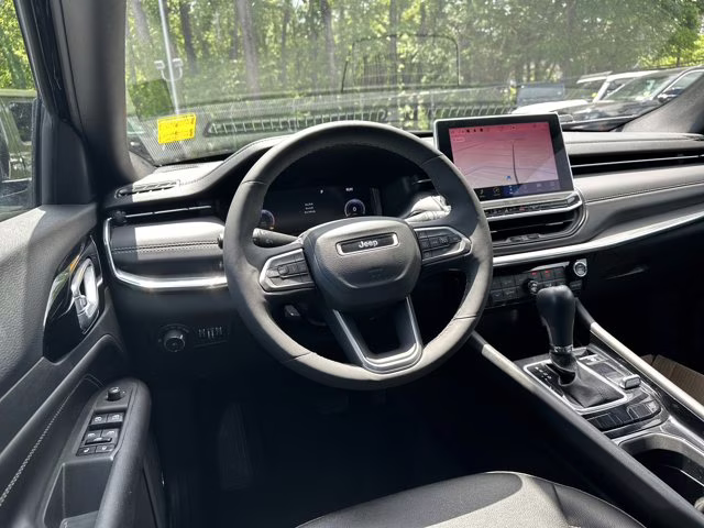 2024 Diamond Black Crystal Pearlcoat Jeep Compass Limited 4X4 SUV