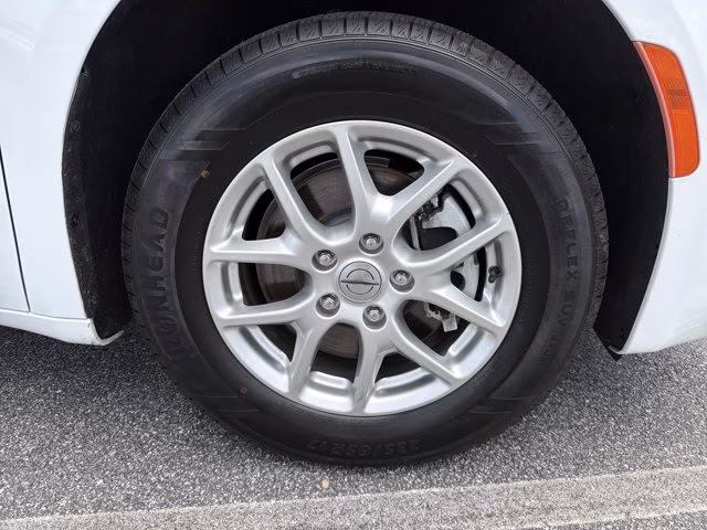 2023 Bright White Clearcoat Chrysler Voyager LX FWD Van