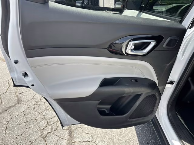 2023 White Jeep Compass Limited 4X4 SUV