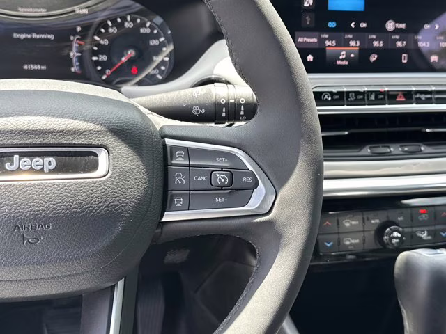 2023 White Jeep Compass Limited 4X4 SUV