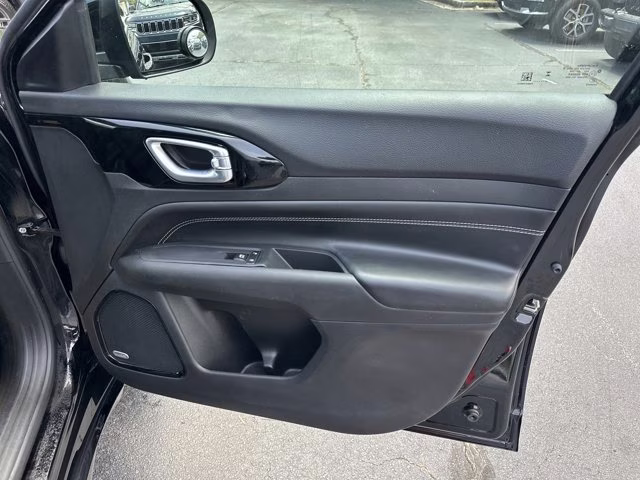 2024 Diamond Black Crystal Pearlcoat Jeep Compass Limited 4X4 SUV