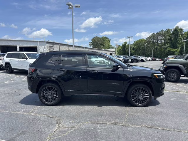 2024 Diamond Black Crystal Pearlcoat Jeep Compass Limited 4X4 SUV
