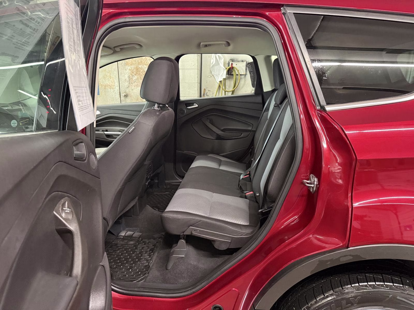 2017 Ruby Red Metallic Tinted Clearcoat Ford Escape SE 4X4 SUV