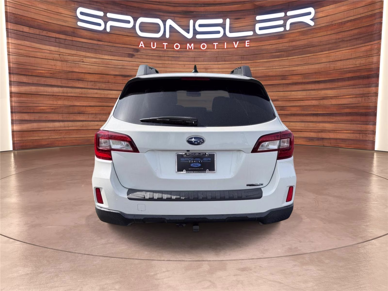 2016 Crystal White Pearl Subaru Outback 3.6R Limited AWD SUV