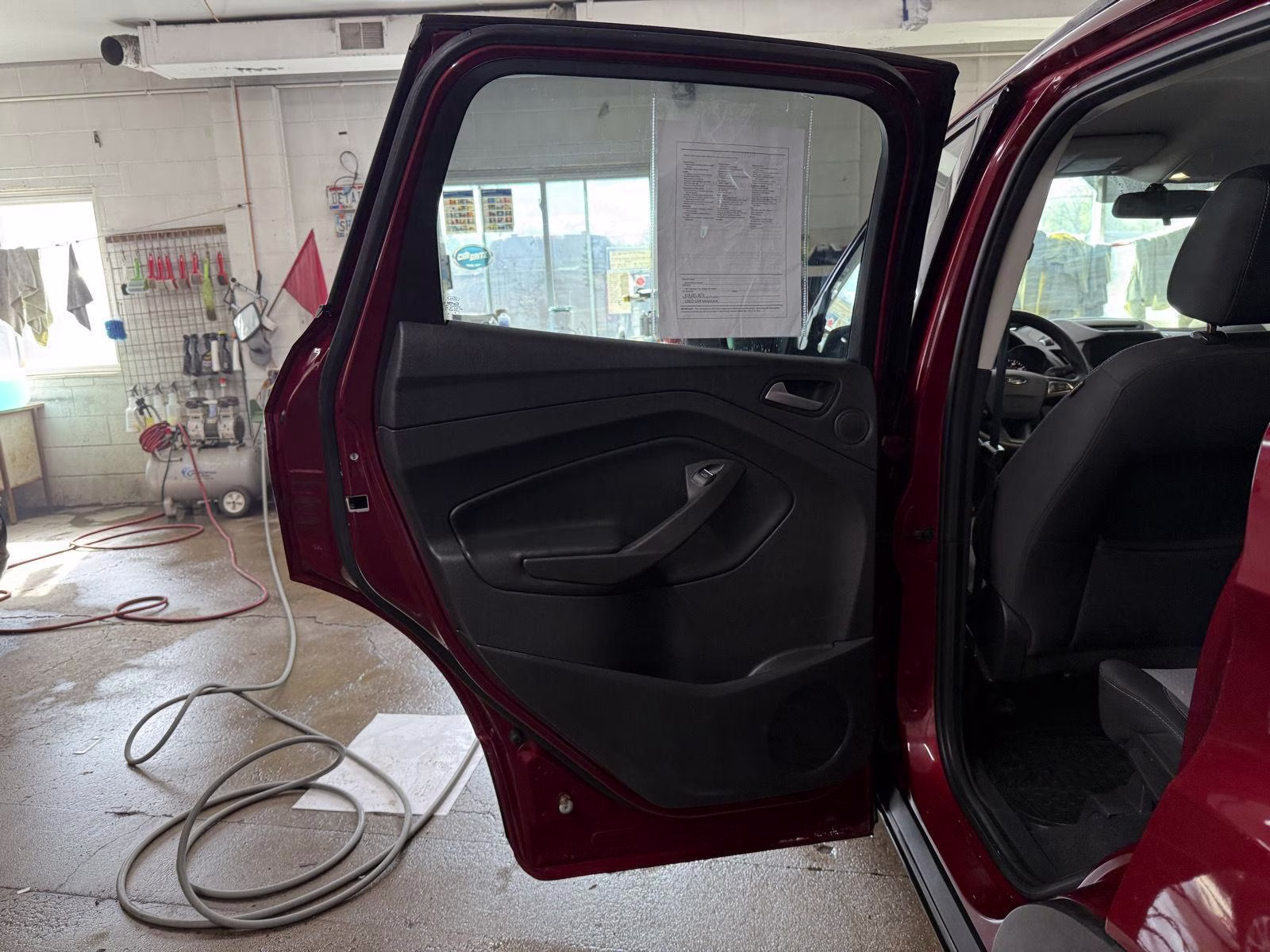 2017 Ruby Red Metallic Tinted Clearcoat Ford Escape SE 4X4 SUV