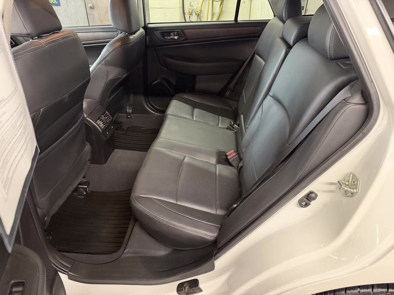 2016 Crystal White Pearl Subaru Outback 3.6R Limited AWD SUV