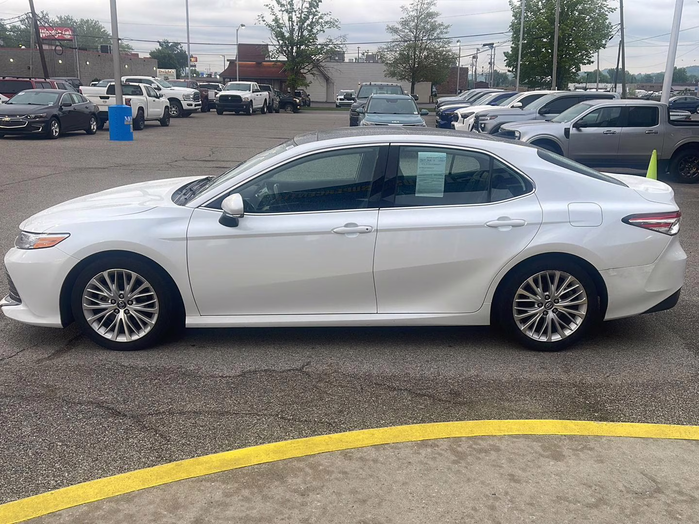 2019 Wind Chill Pearl Toyota Camry FWD