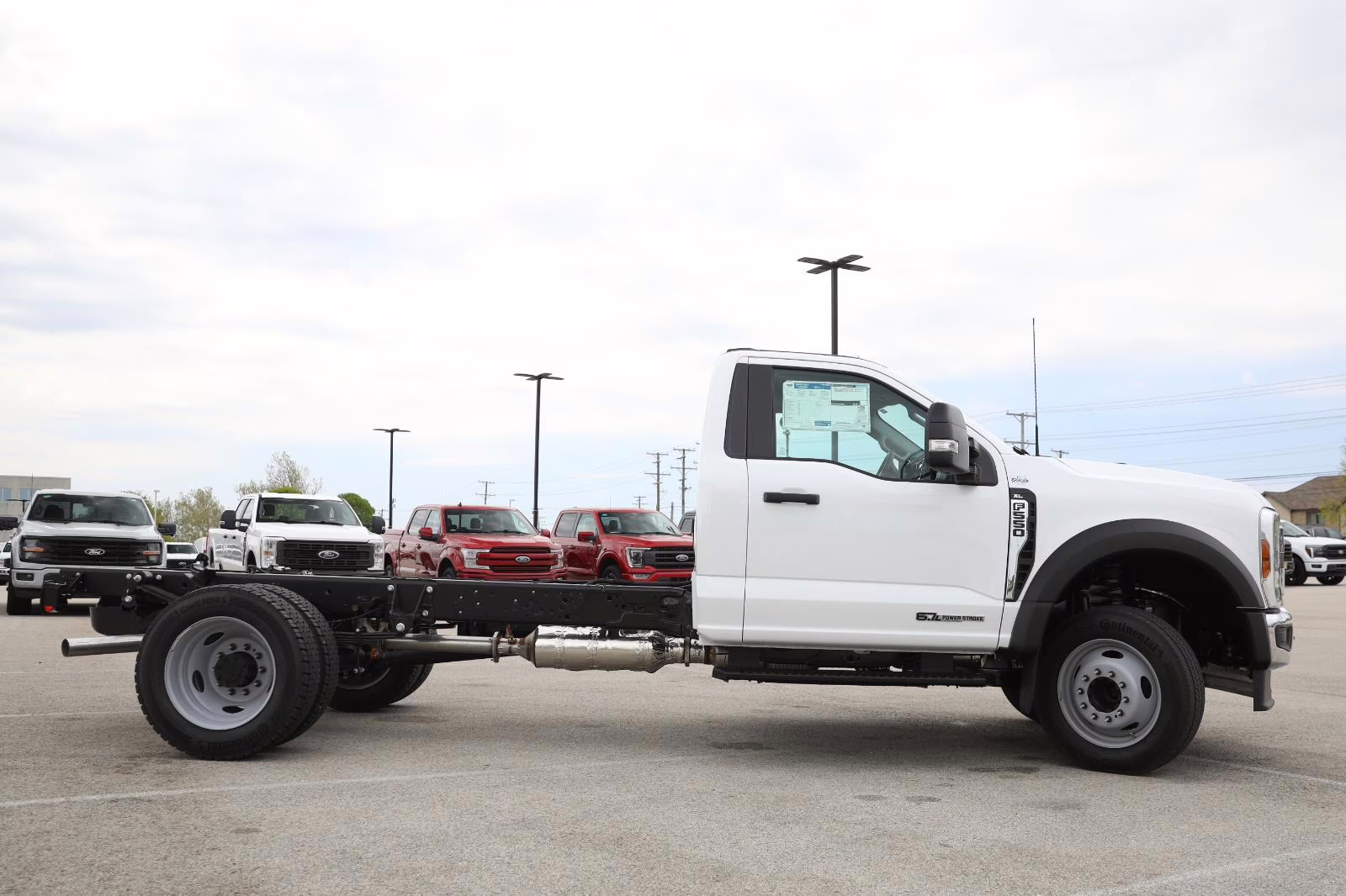 2026 Oxford White Ford Super Duty F-550 DRW XL RWD Truck