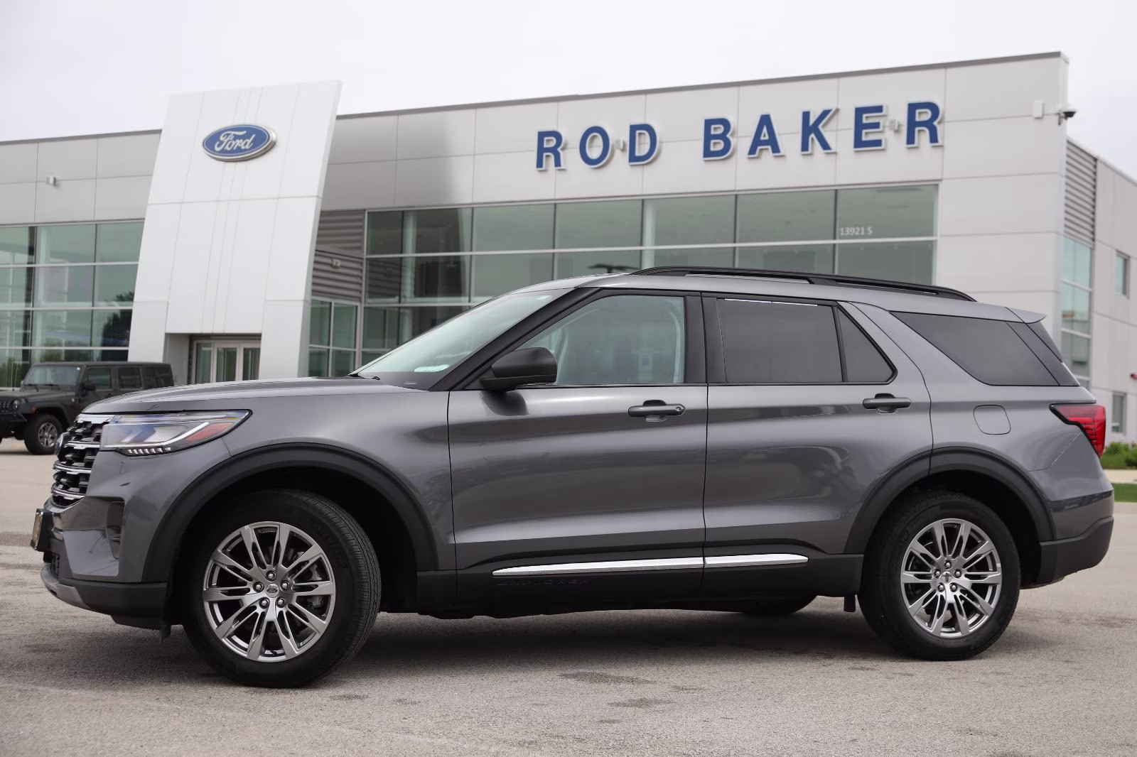 2025 Carbonized Gray Metallic Ford Explorer Active 4X4 SUV