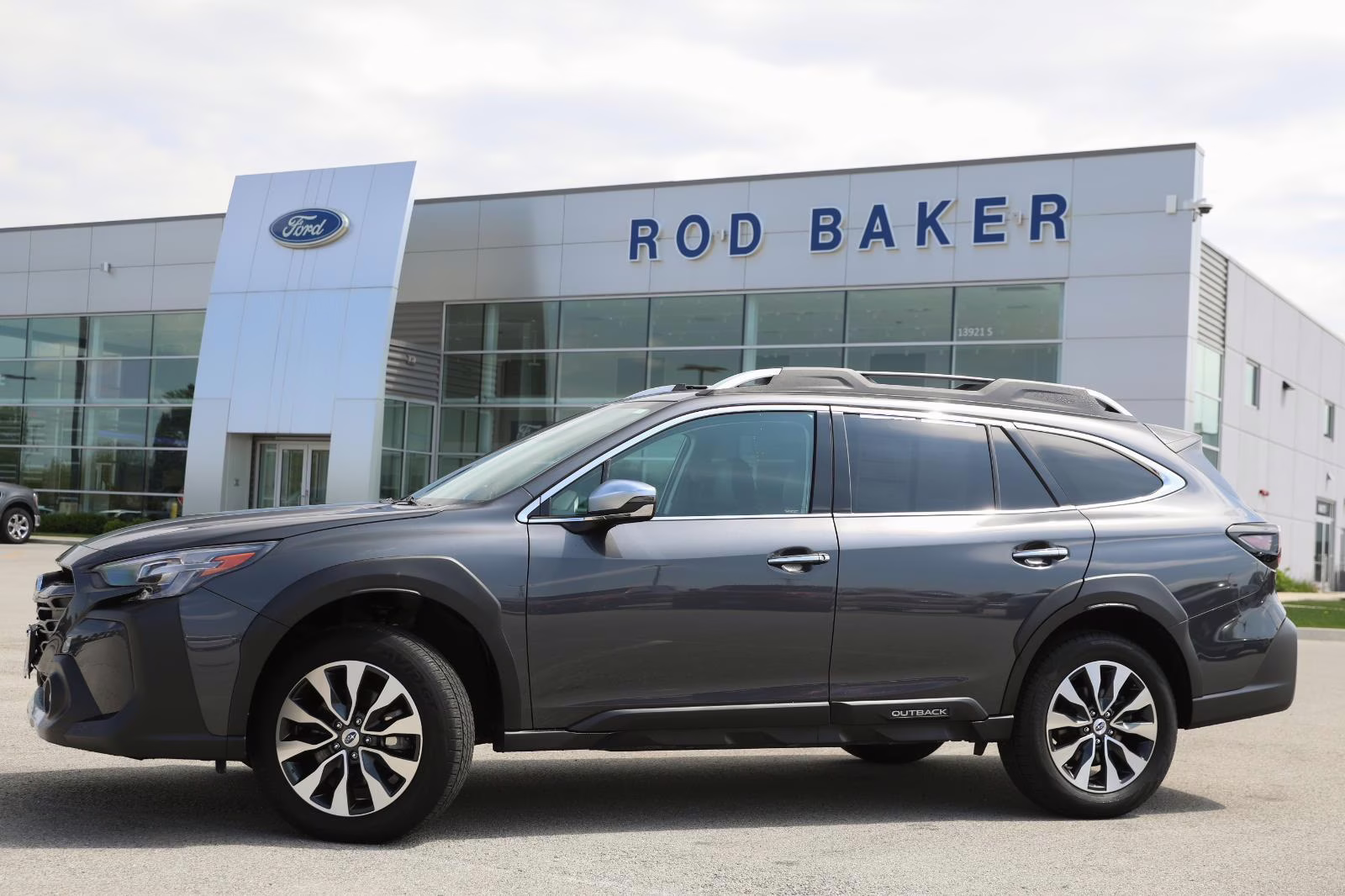 2023 Magnetite Gray Metallic Subaru Outback Touring XT AWD SUV