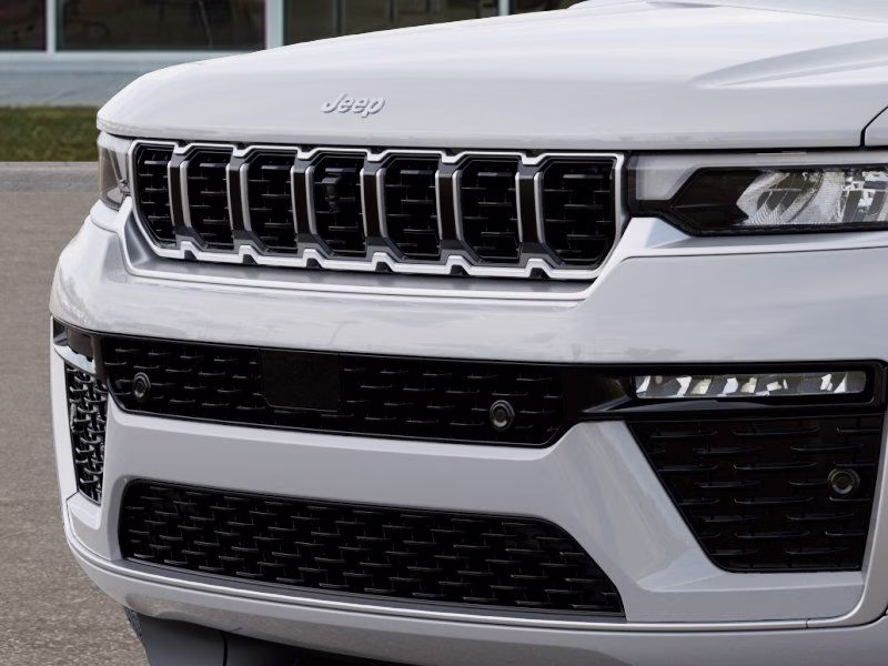 2026 Bright White Clearcoat Jeep Grand Cherokee Summit 4X4 SUV