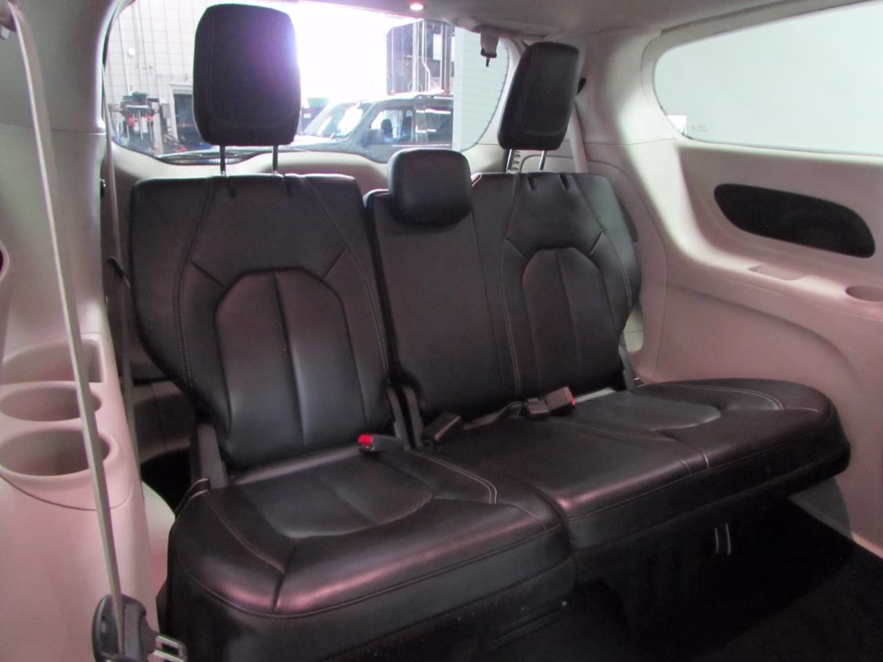 2023 Bright White Clearcoat Chrysler Pacifica Touring L FWD Van