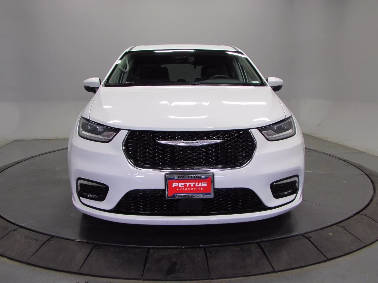 2023 Bright White Clearcoat Chrysler Pacifica Touring L FWD Van