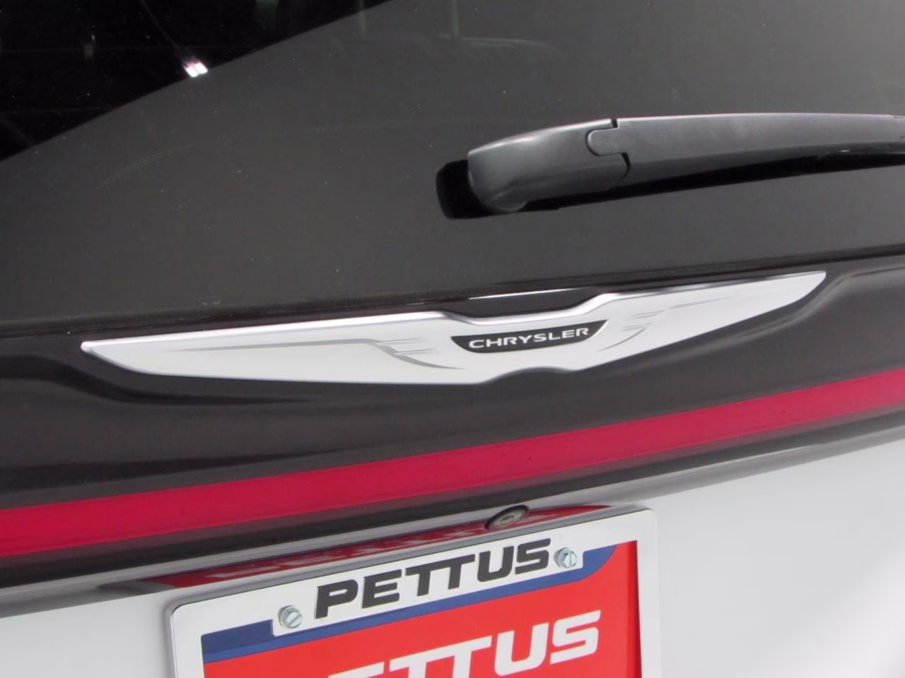 2023 Bright White Clearcoat Chrysler Pacifica Touring L FWD Van