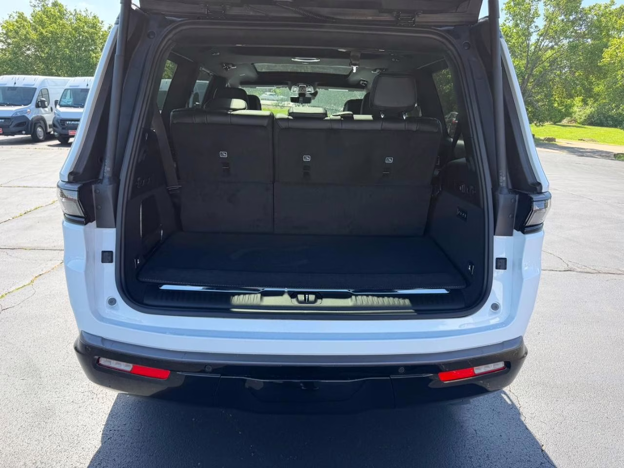 2026 Bright White Clearcoat Jeep Grand Wagoneer Summit Obsidian 4X4 SUV