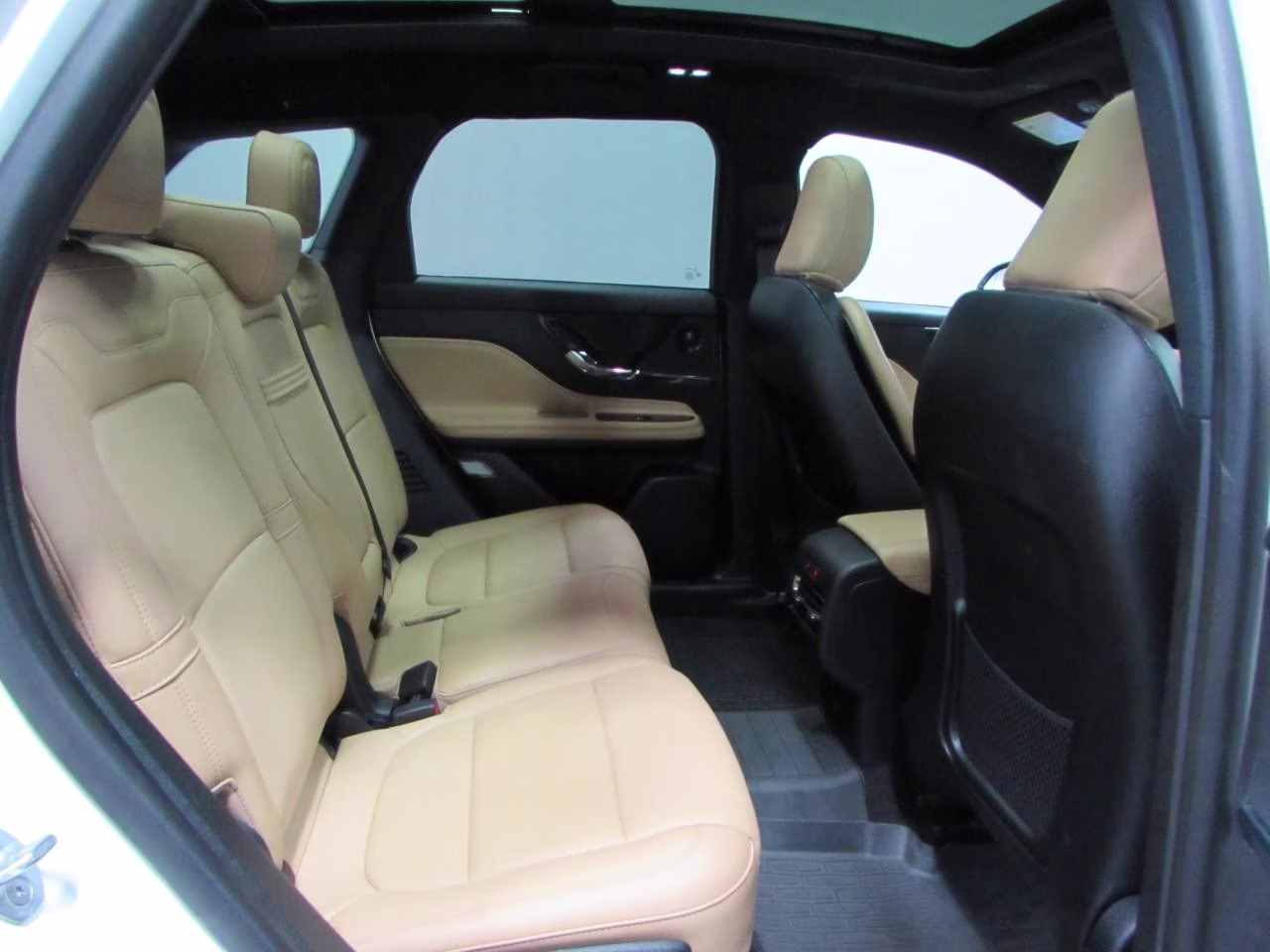2022 Pristine White Metallic Tri-Coat Lincoln Corsair Reserve AWD SUV