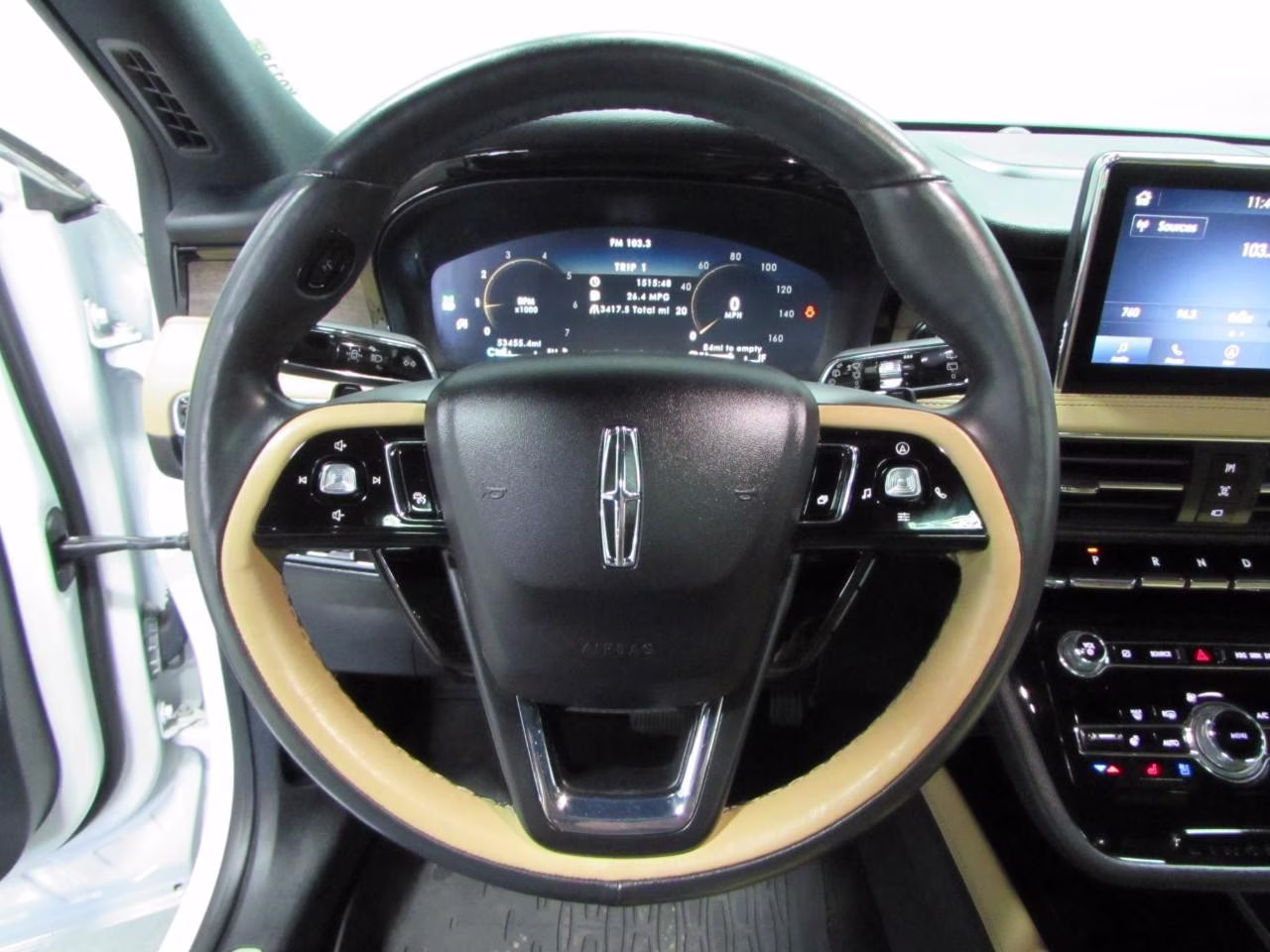 2022 Pristine White Metallic Tri-Coat Lincoln Corsair Reserve AWD SUV