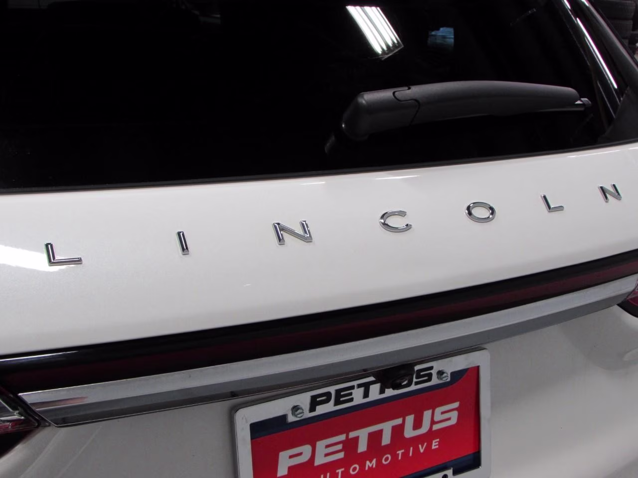 2022 Pristine White Metallic Tri-Coat Lincoln Corsair Reserve AWD SUV